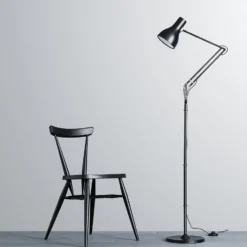 Lámpara de pie Anglepoise Type 75 negro aterciopelado