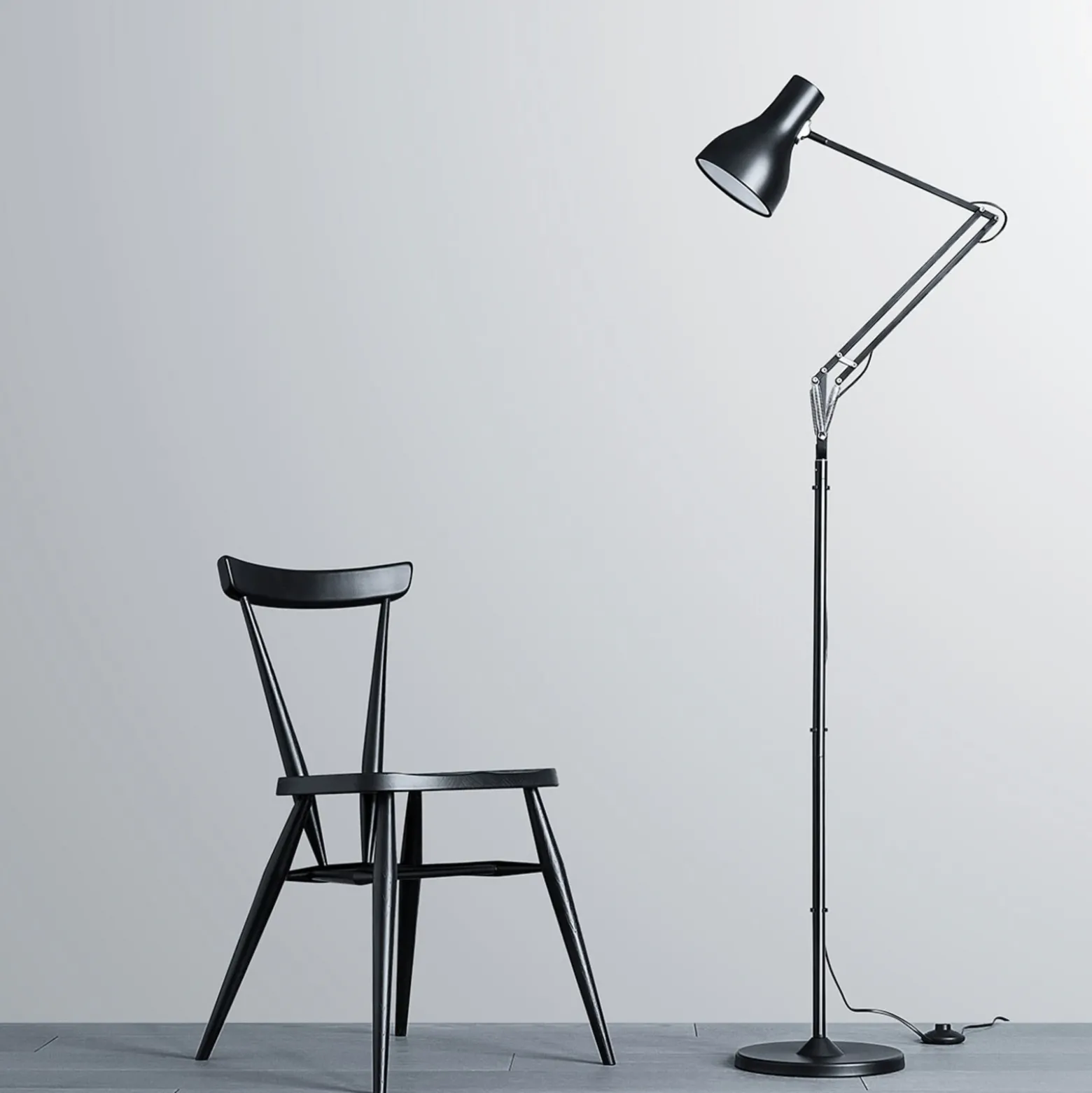 Lámpara de pie Anglepoise Type 75 negro aterciopelado