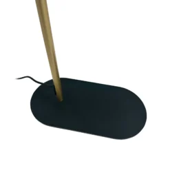 Lámpara de pie Arch de Dyberg Larsen, negro/latón, 143 cm