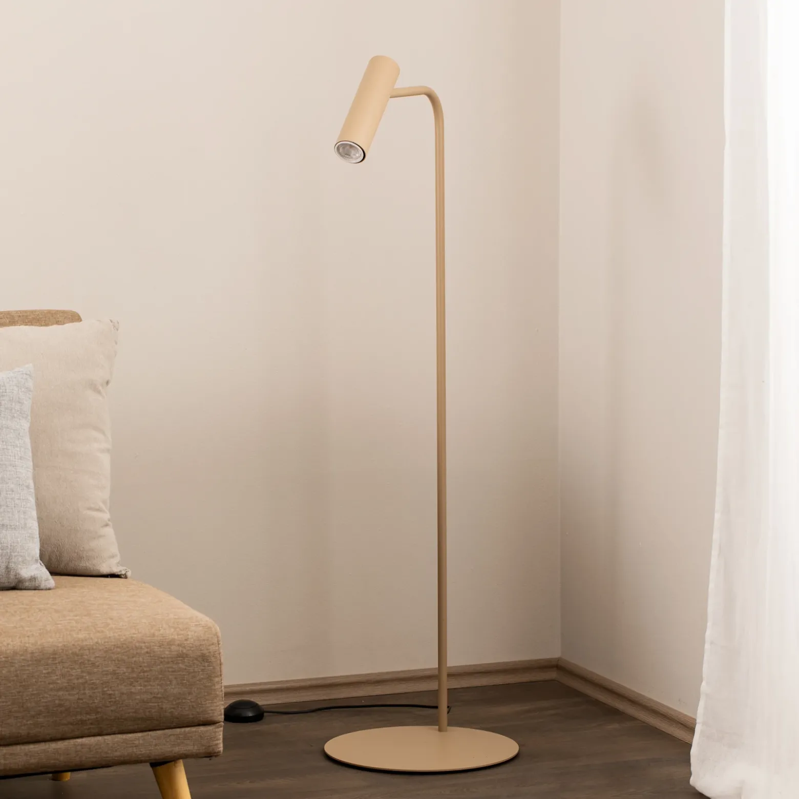 Lámpara de pie Axion, color beige, altura 115 cm, acero