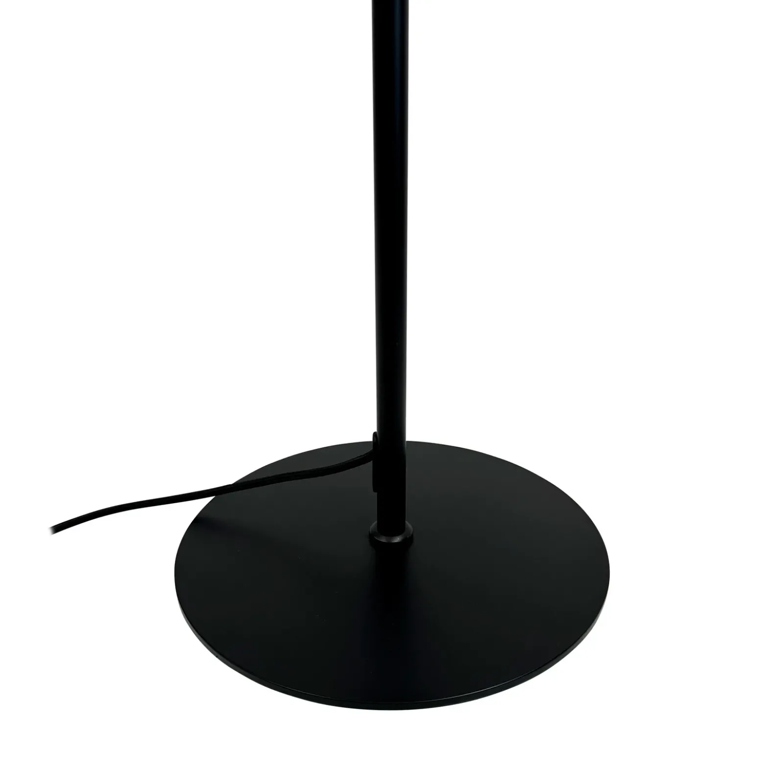 Lámpara de pie Calix de Dyberg Larsen, negro/color natural, 150 cm