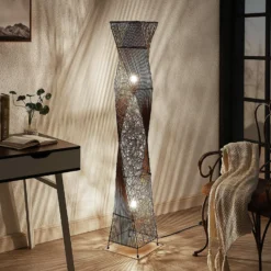 Lámpara de pie de ratán Kassia para luz acogedora