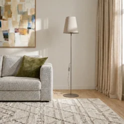 Lámpara de pie Elizabeth, color arena/beige, de lino, 152 cm de altura, E27