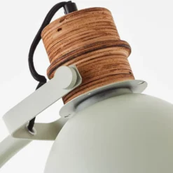 Lámpara de pie Erena, cabezal orientable, verde claro