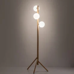 Lámpara de pie Estera, cristal opalino, marco de madera, 132 cm, 3 luces