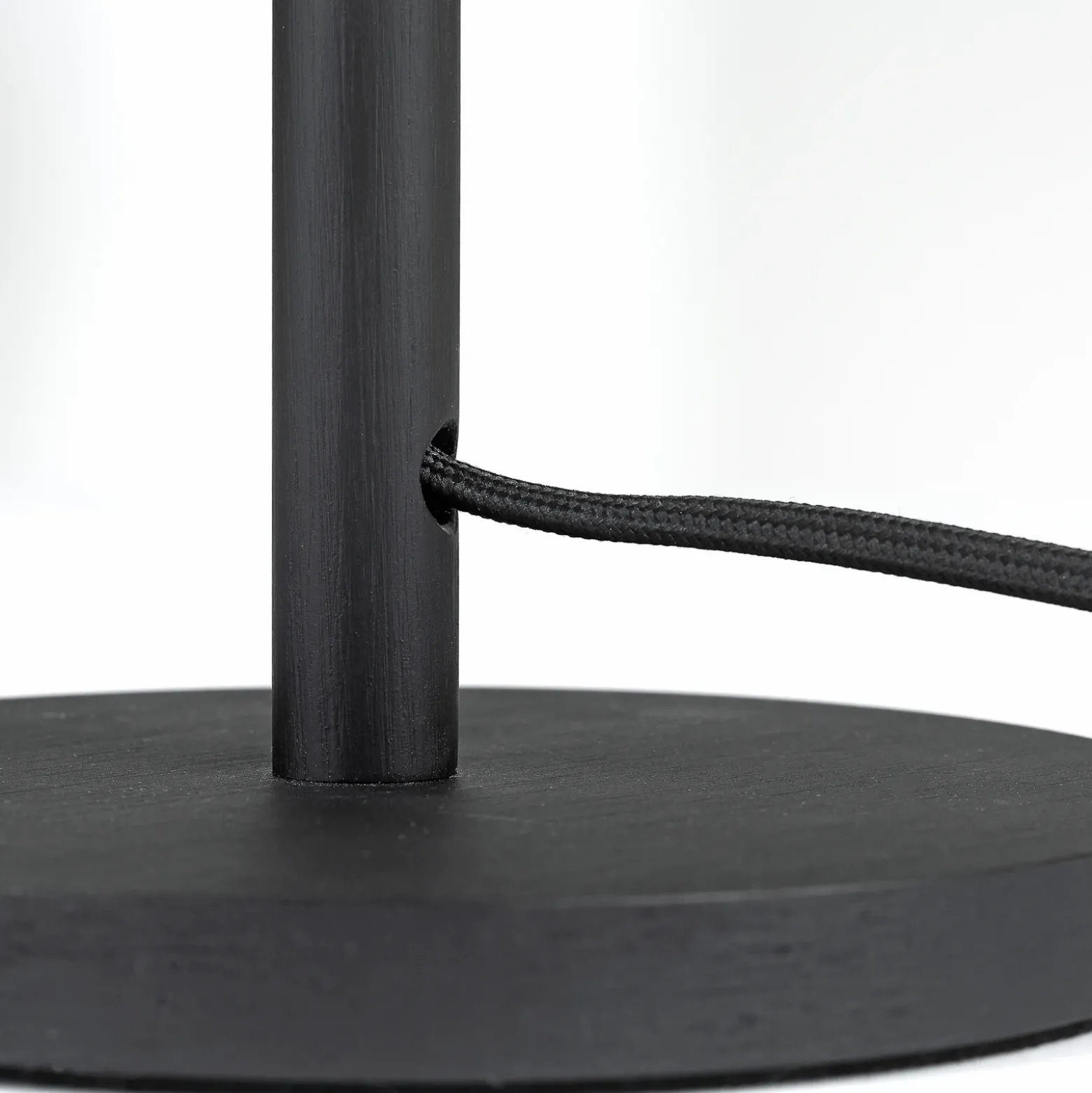 Lámpara de pie GOOD & MOJO Java, negra, de bambú, 141 cm, GU10
