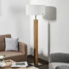 Lámpara de pie «HerzBlut» de Dana, roble natural, blanco