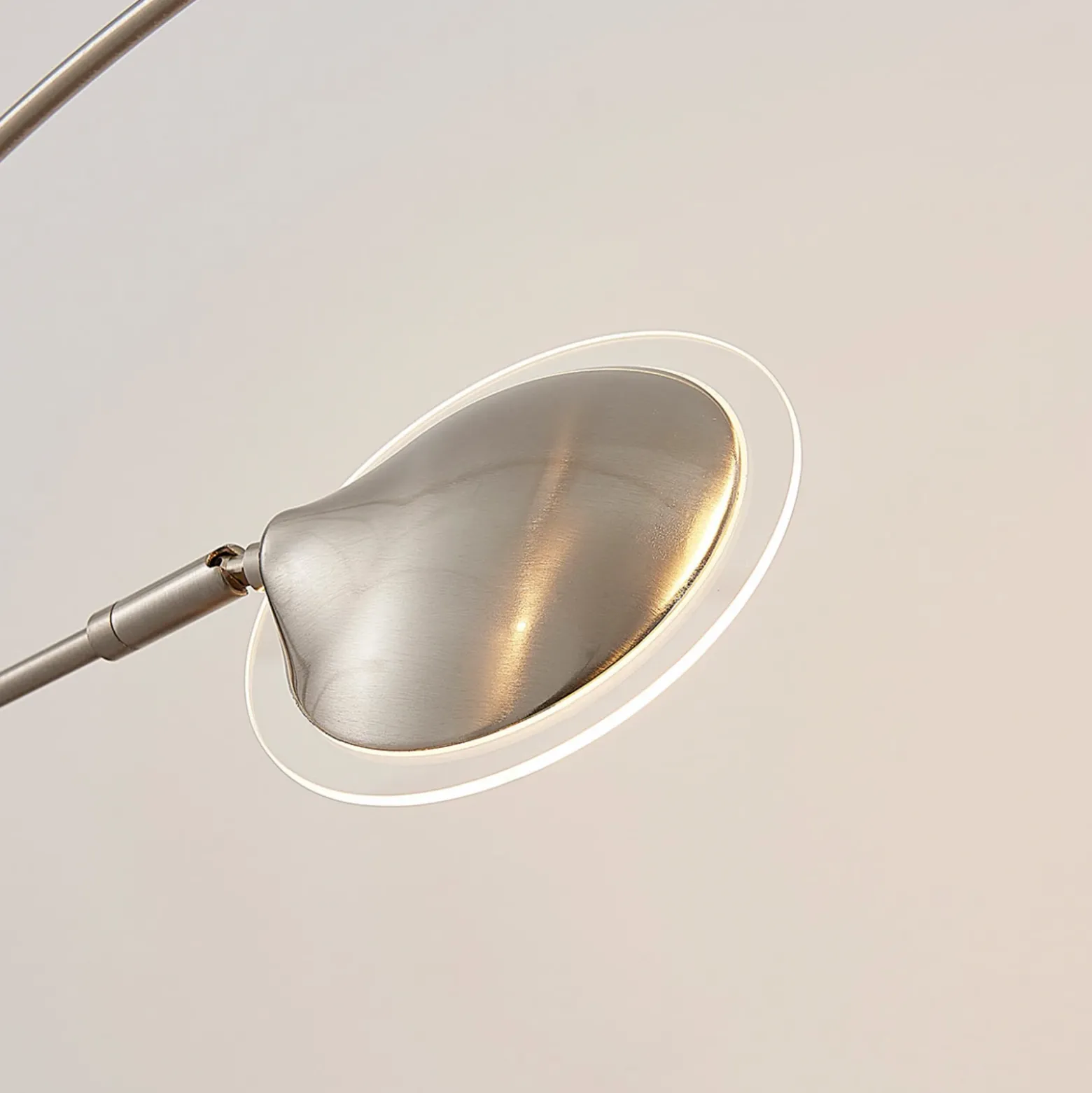 Lámpara de pie LED Anea de Lindby, 179 cm, 5 luces, color níquel