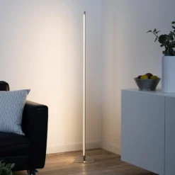 Lámpara de pie LED Bella, recta, base angular, acero