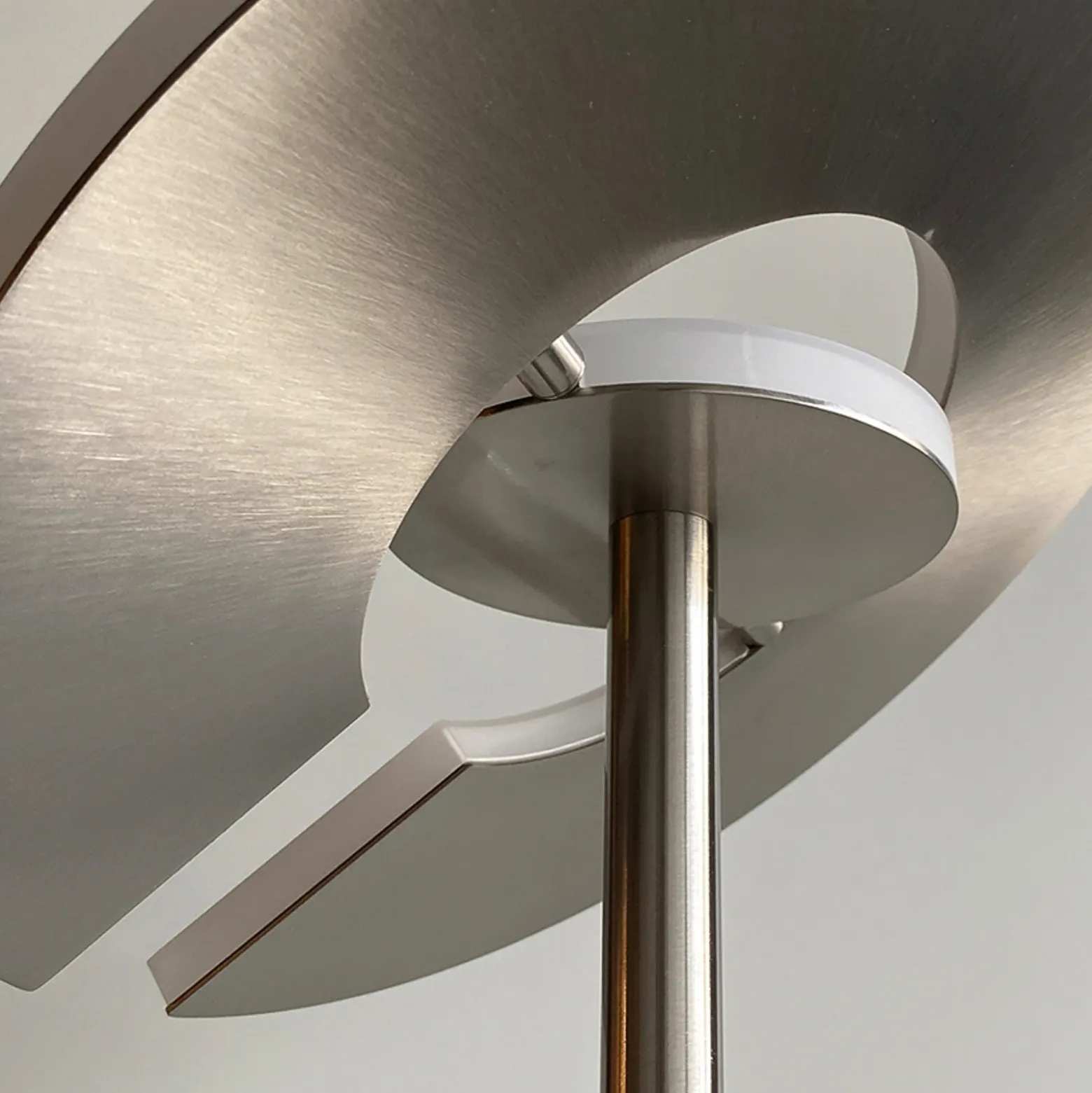 Lámpara de pie LED Dent, color níquel, 180 cm, CCT, 2 luces