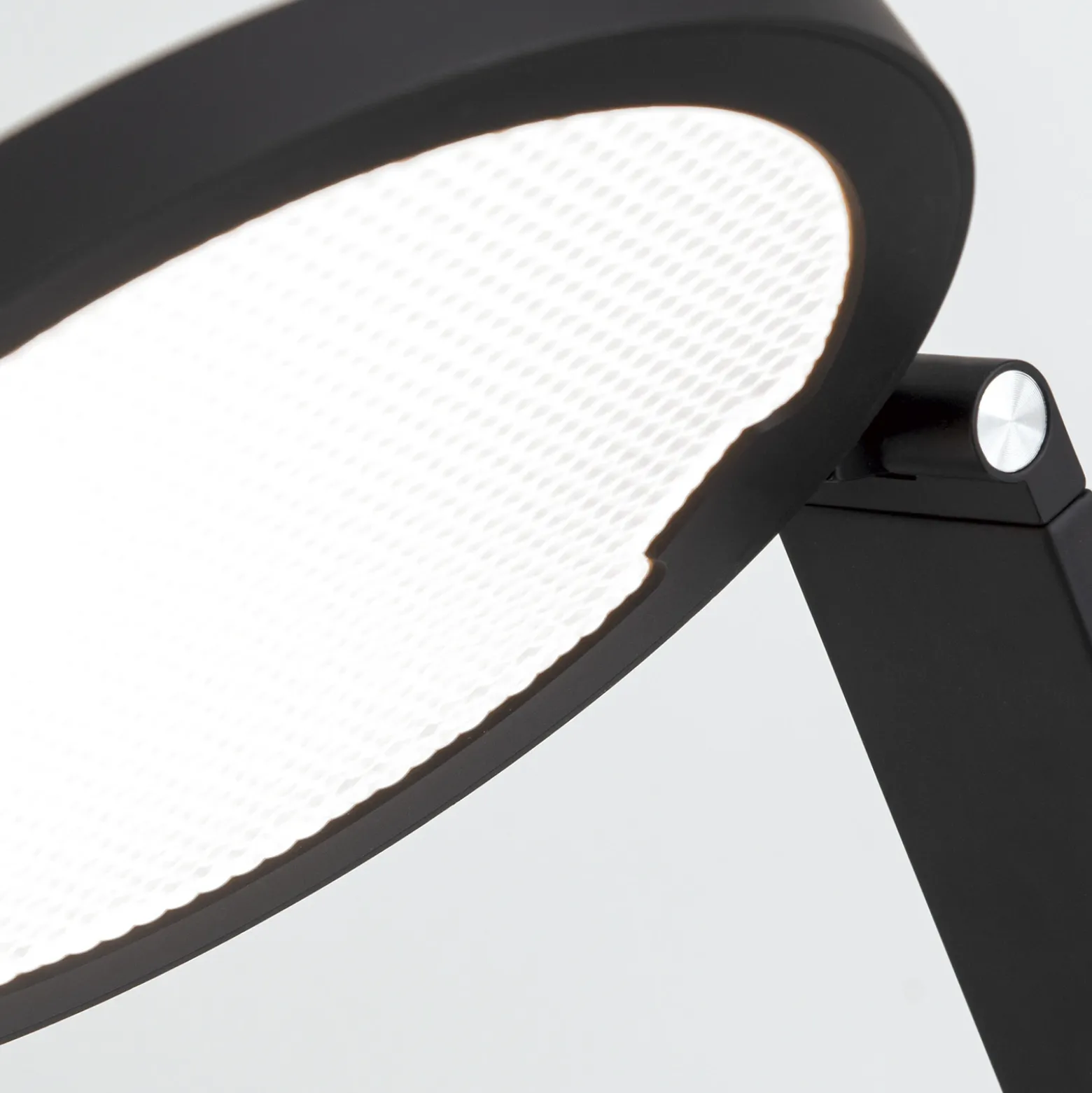 Lámpara de pie LED Fati, altura 181 cm, aluminio, brazo de lectura, atenuador,