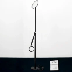 Lámpara de pie LED Fati, altura 181 cm, aluminio, brazo de lectura, atenuador,