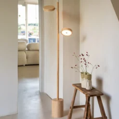 Lámpara de pie LED GOOD & MOJO Okinawa, de 2 luces, color natural, 146 cm,