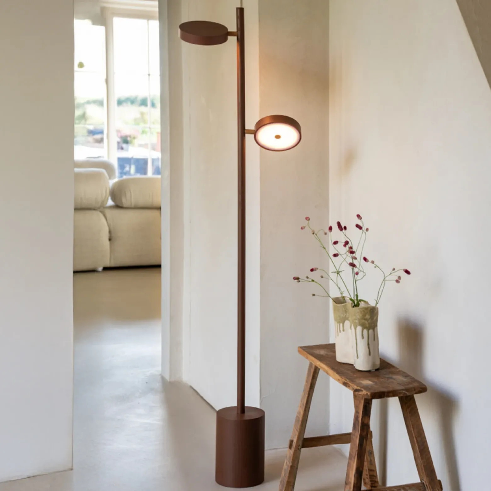 Lámpara de pie LED GOOD & MOJO Okinawa, de 2 luces, marrón, 146 cm, madera