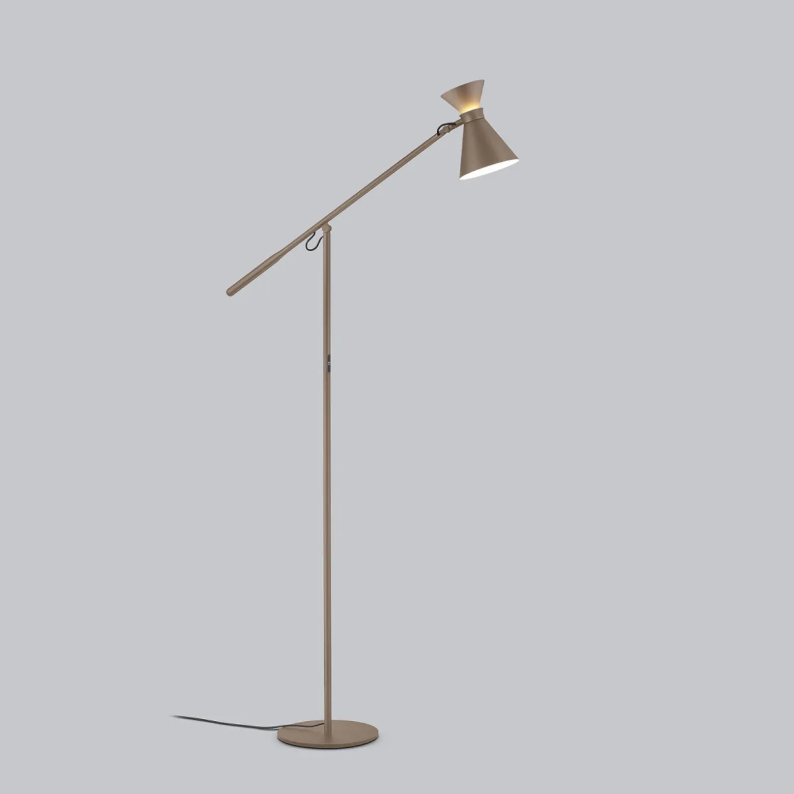 Lámpara de pie LED Helestra LUK, marrón, atenuable, altura ajustable
