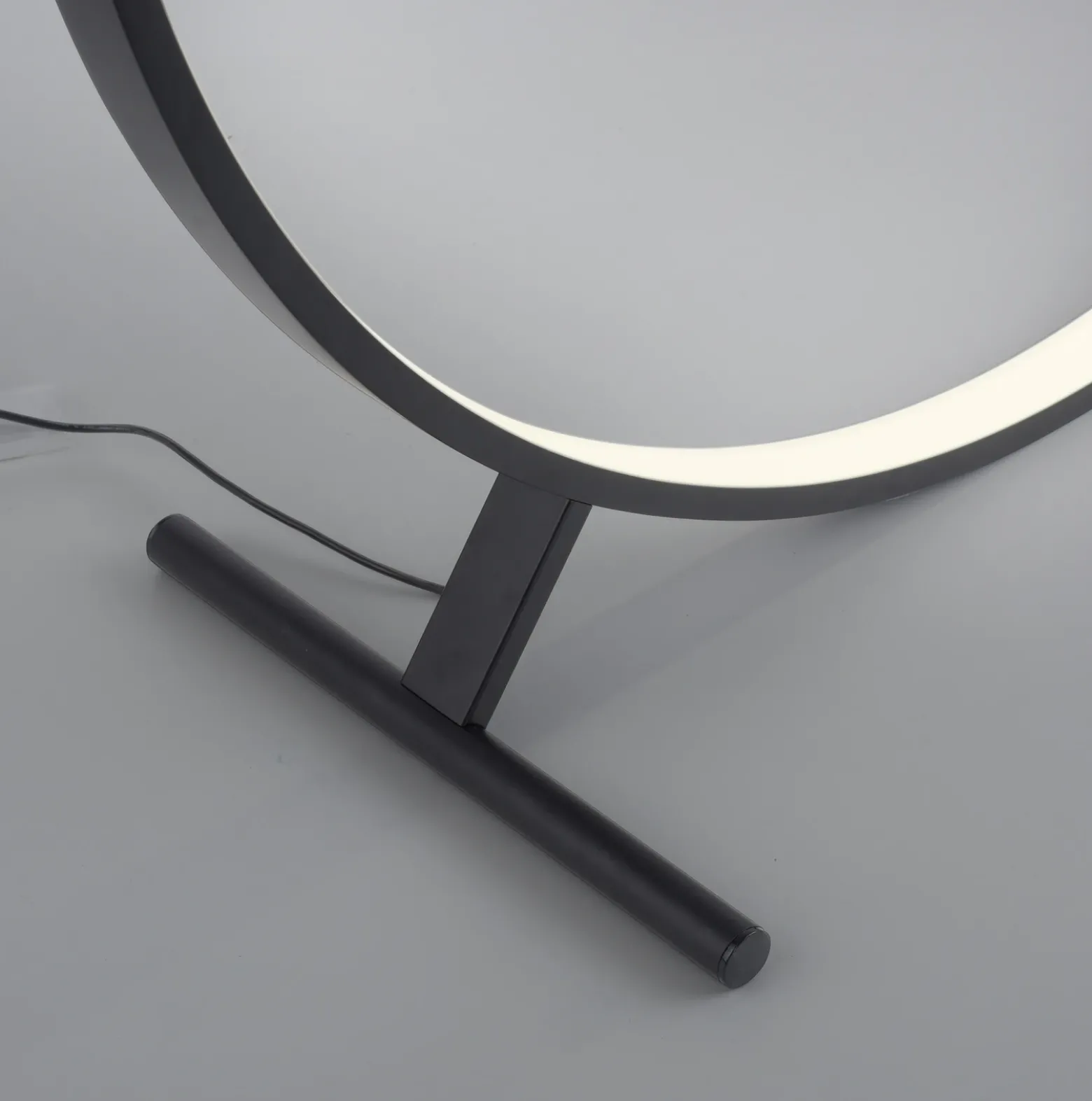 Lámpara de pie LED Hula CCT con control remoto Ø 100cm