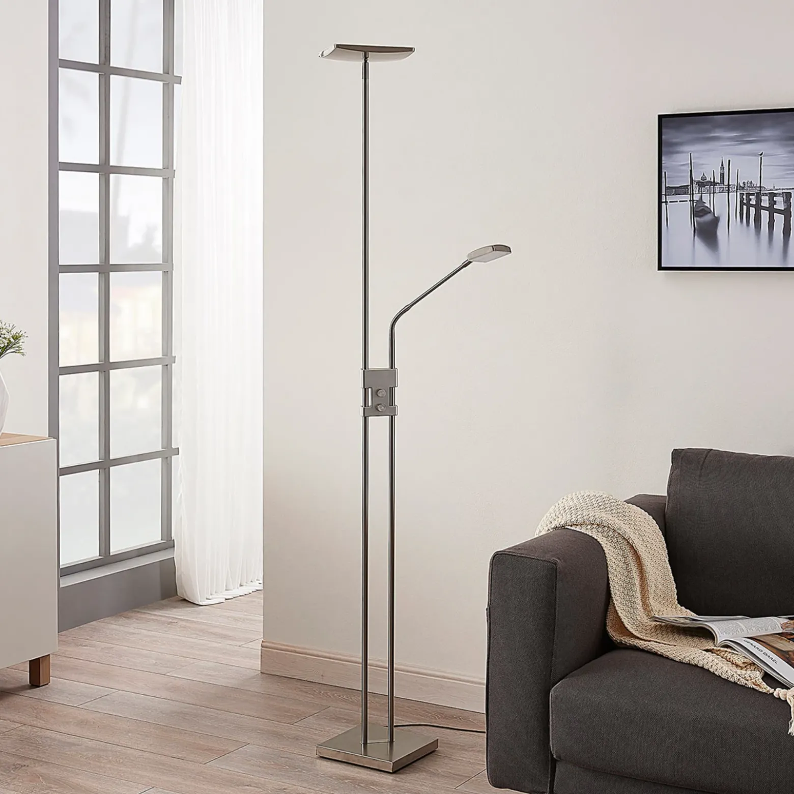 Lámpara de pie LED Jonne de Lindby, angular, brazo de lectura, atenuable, 180 cm