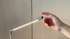 Lámpara de pie LED Lindby Jabbo, 163 cm, níquel, metal