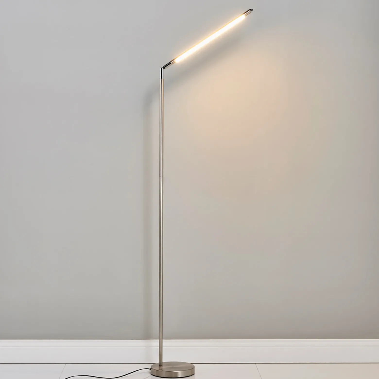 Lámpara de pie LED Lindby Jabbo, 163 cm, níquel, metal