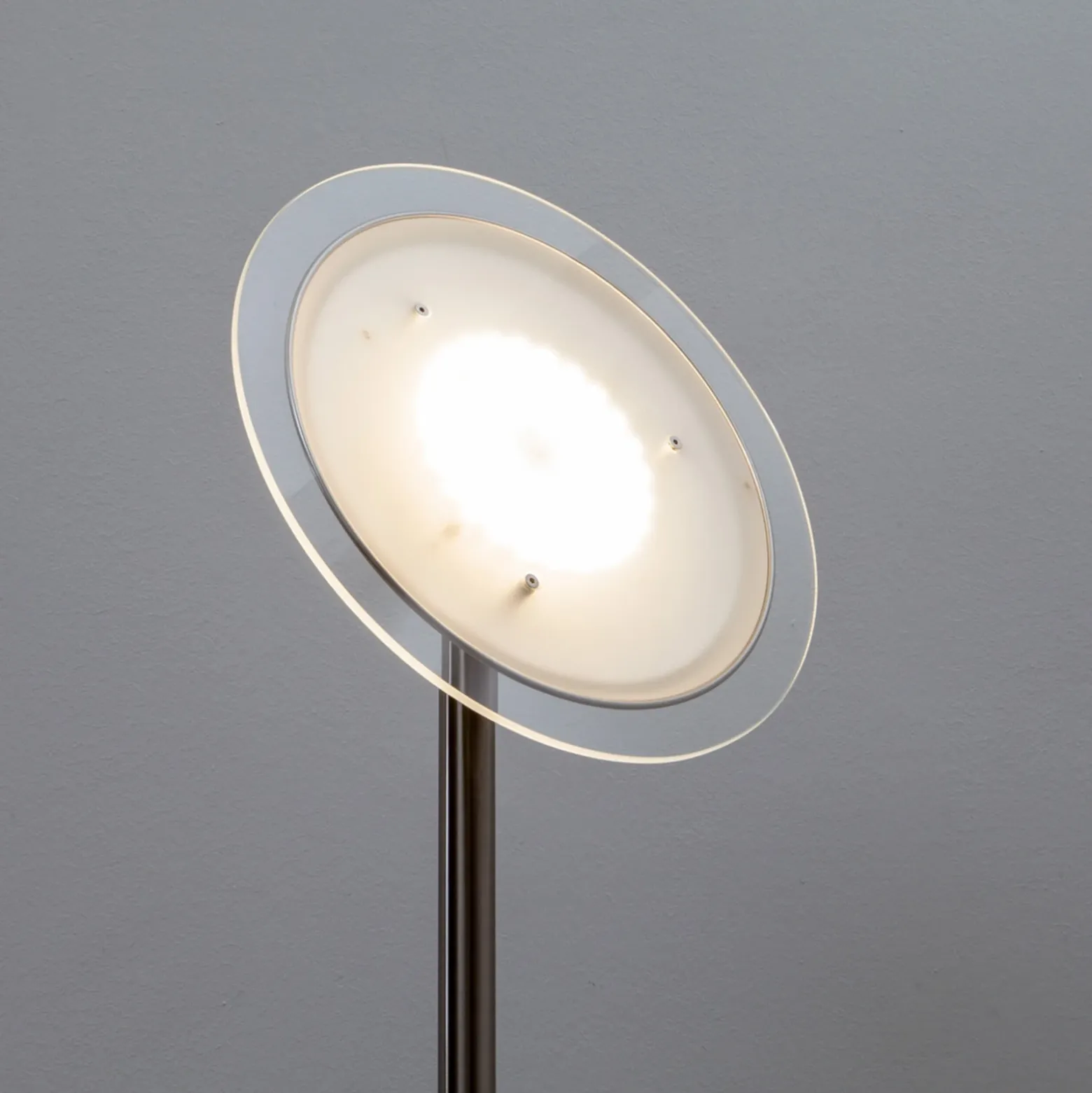 Lámpara de pie LED Lindby Malea, color níquel, atenuable, 180 cm