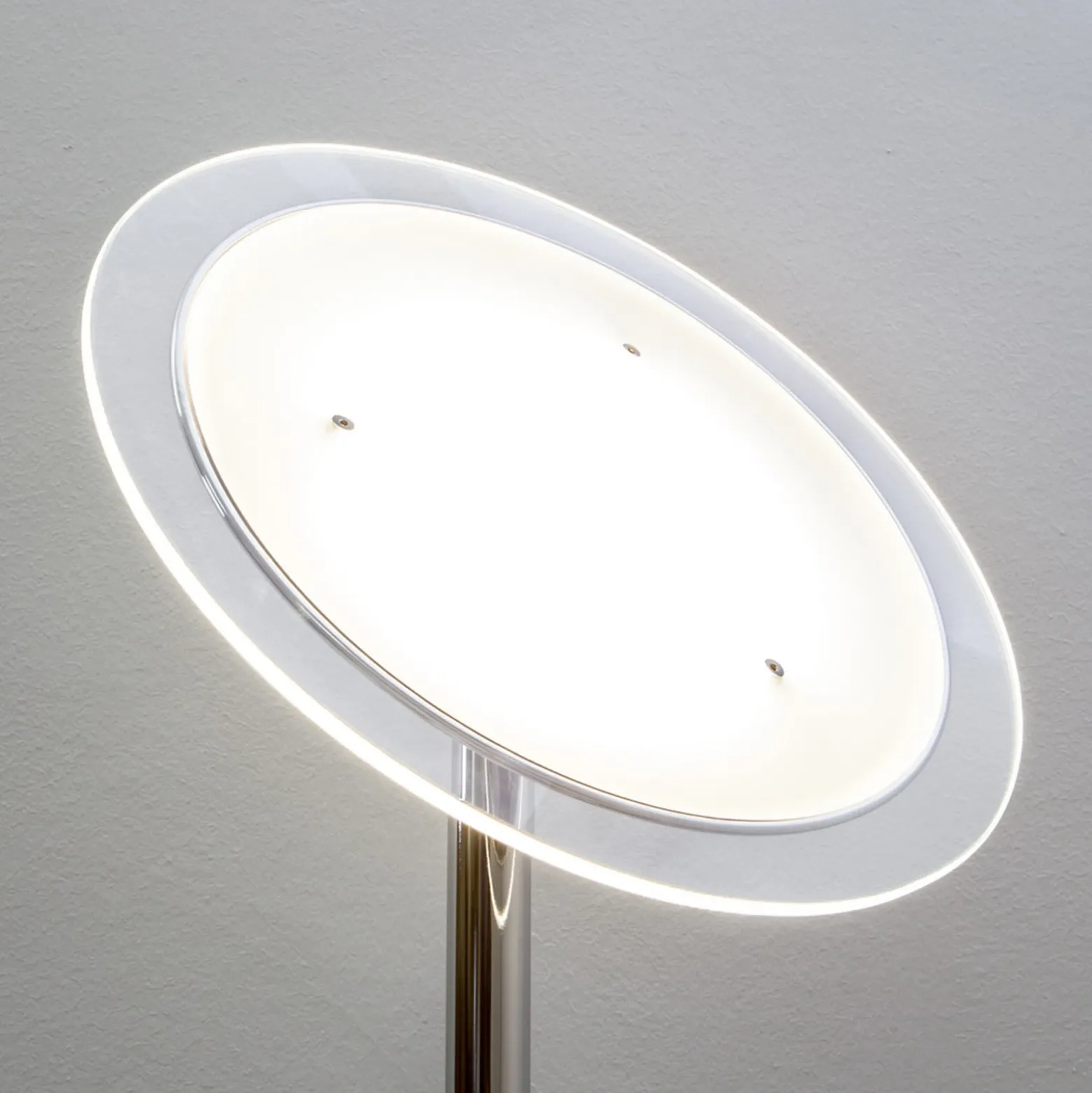 Lámpara de pie LED Lindby Malea, color cromo, atenuable, 180 cm
