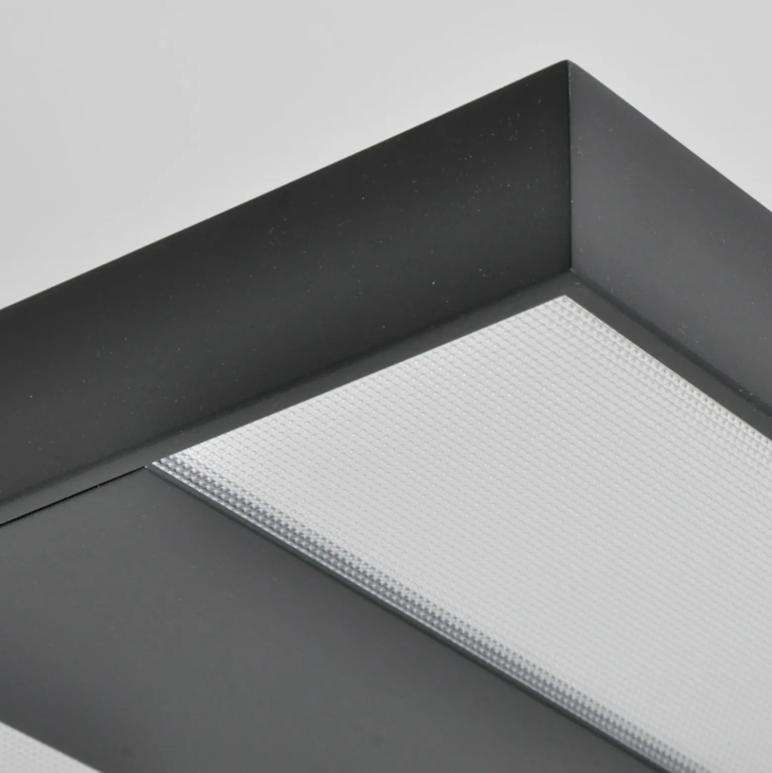 Lámpara de pie LED Logan Basic de Arcchio, negra, 7500 lm, atenuable