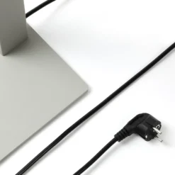 Lámpara de pie LED Logan Basic de Arcchio, plateada, 6000 lm, atenuable