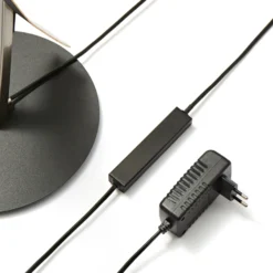 Lámpara de pie LED Lucande Marija, negra, metal, altura 140 cm