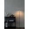 Lámpara de pie LED Nuura Blossi, altura 120 cm, color dorado/transparente