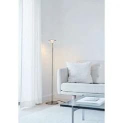 Lámpara de pie LED Nuura Blossi, altura 120 cm, color dorado/transparente