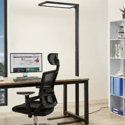Lámpara de pie LED para oficina Arcchio Nelus, negra, con sensor, atenuable