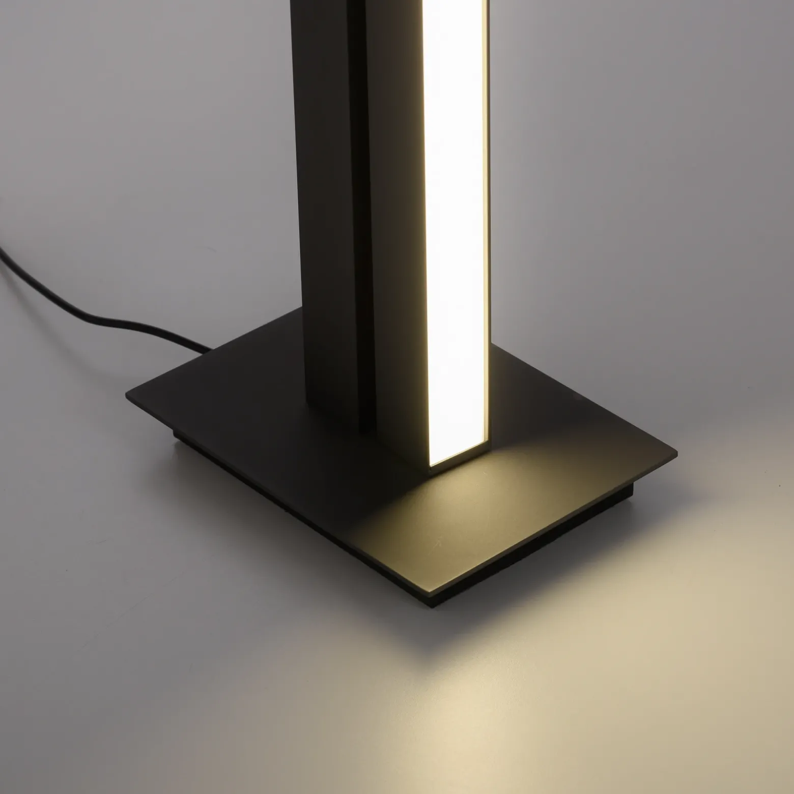 Lámpara de pie LED PURE Lines, antracita, control remoto, 140 cm