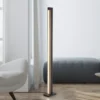 Lámpara de pie LED PURE Lines, negra, madera, control remoto, 140 cm