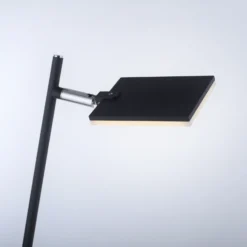 Lámpara de pie LED PURE Mira, negro perla, con control remoto