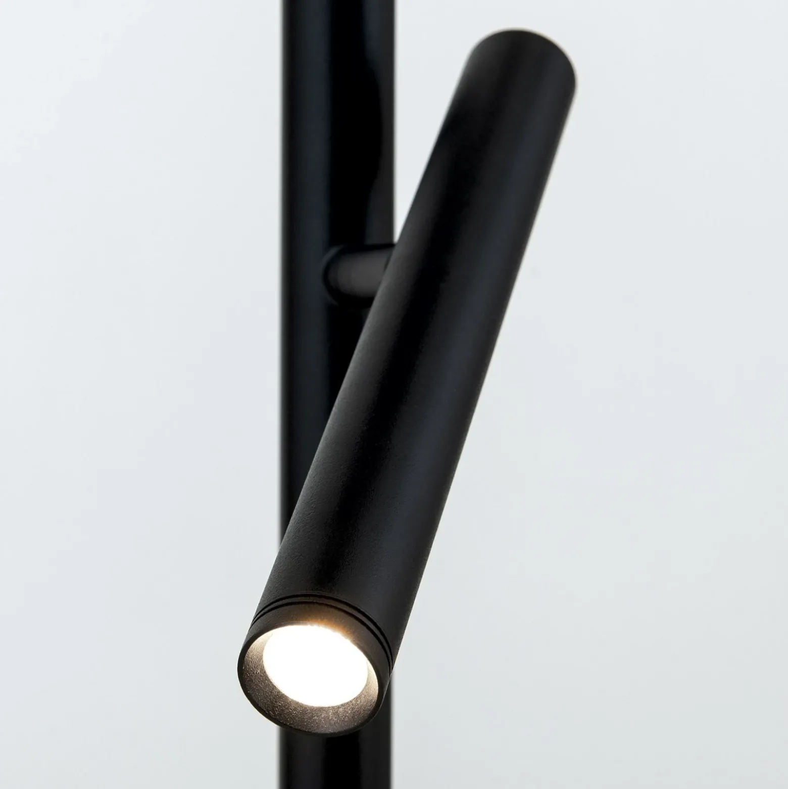 Lámpara de pie LED Teide, negro, metal, lámpara de lectura, atenuador
