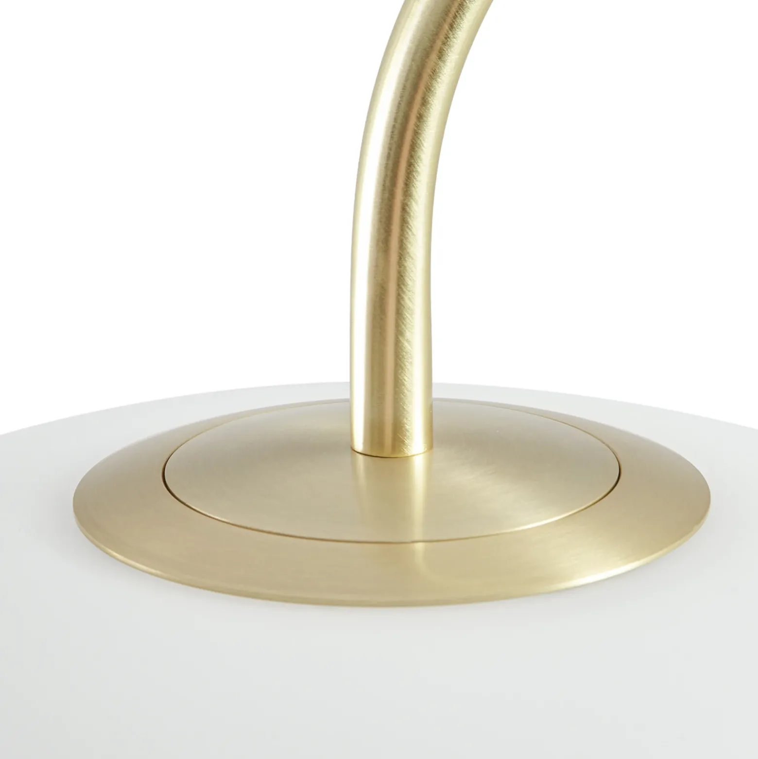 Lámpara de pie LED Tenebra de Lucande, 150 cm, latón/blanco, cristal
