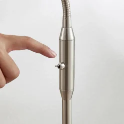 Lámpara de pie Lindby Gwendolin, 160 cm, cristal, E14, regulable