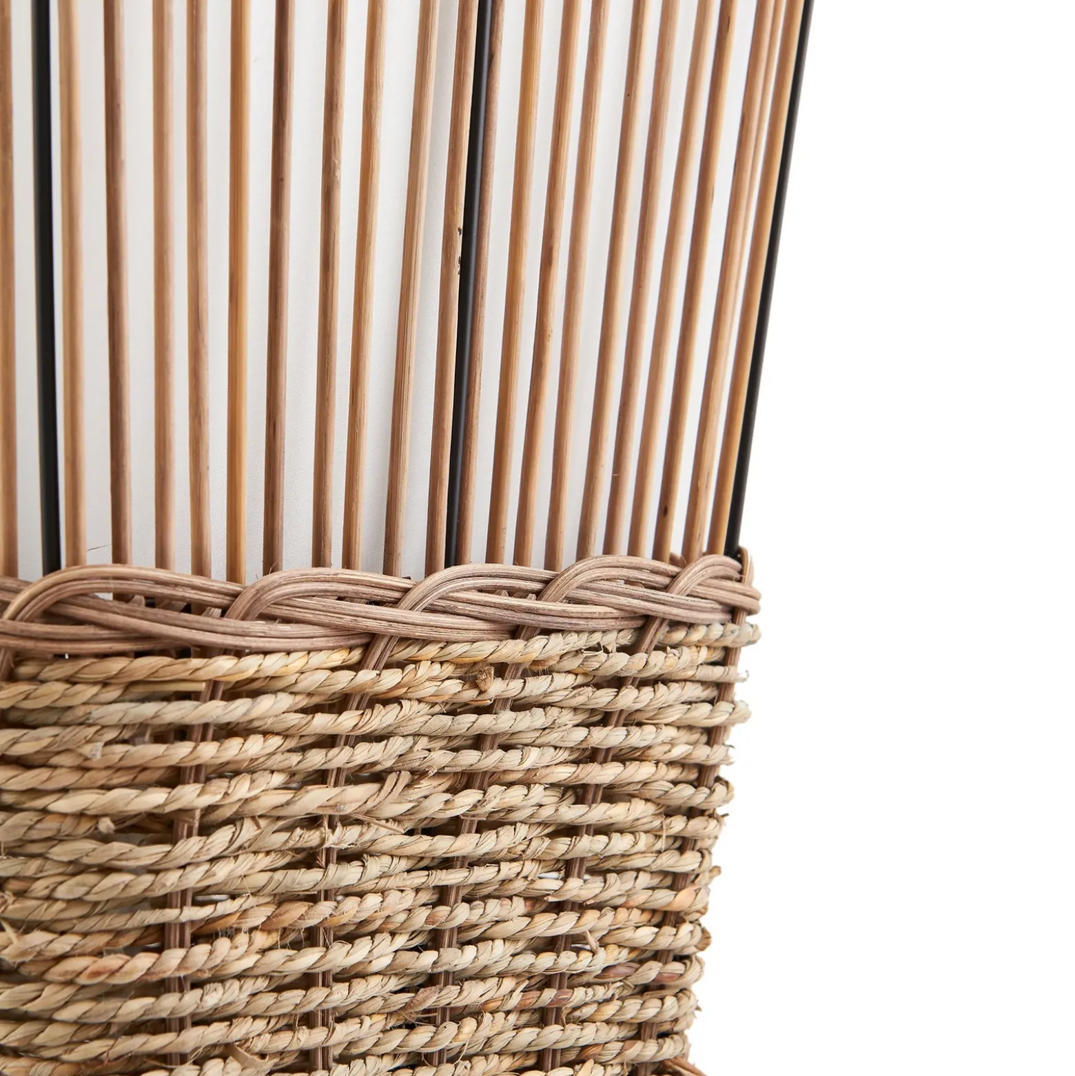Lámpara de pie Lindby Jacinto, bambú, cáñamo, altura 130 cm