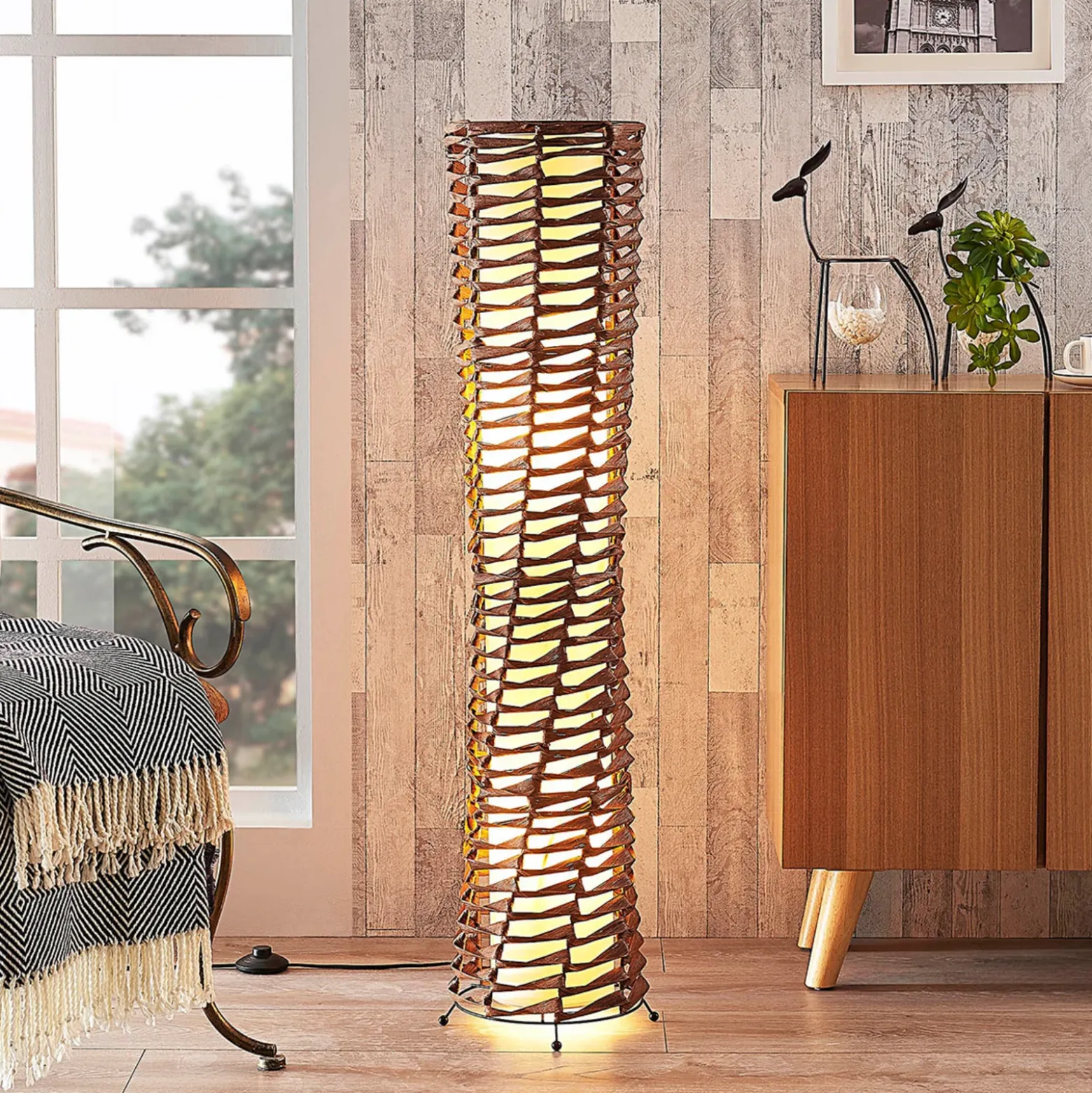 Lámpara de pie Lindby Joas, 110 cm, papel, textil, marrón