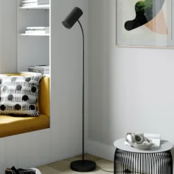 Lámpara de pie Lindby Karoli, negra, 156 cm, metal, brazo flexible