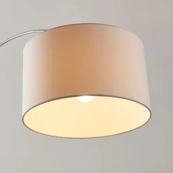 Lámpara de pie Lindby Railyn, blanca, tela, 200cm, E27