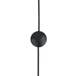 Lámpara de pie Lindby Tamira, negra, ratán, 143 cm de altura, E27