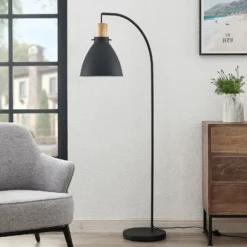 Lámpara de pie Lindby Trebale, negra, madera, 154 cm, E27