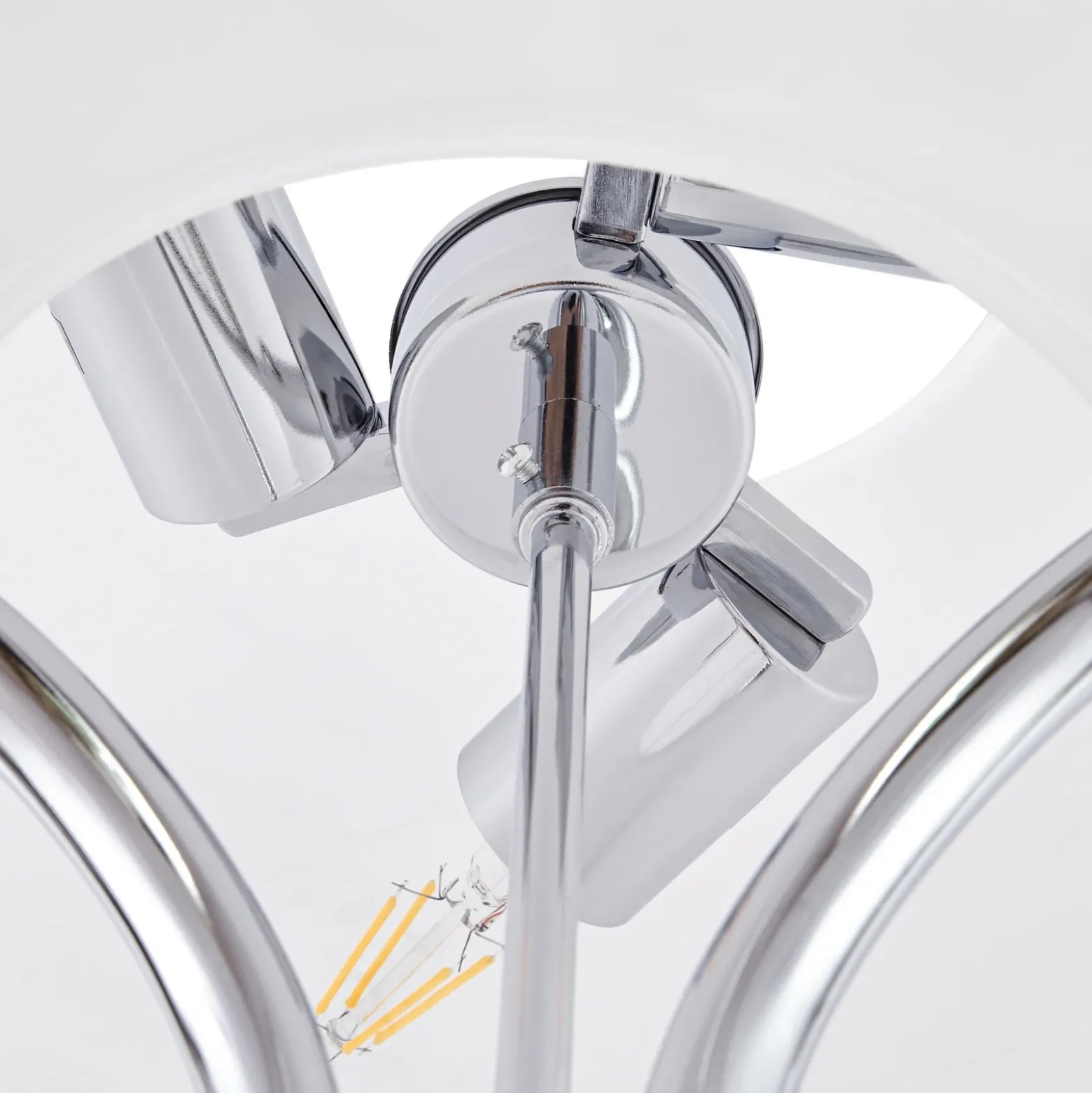 Lámpara de pie Lucande Christo, altura 160 cm, cromada/blanca, cristal