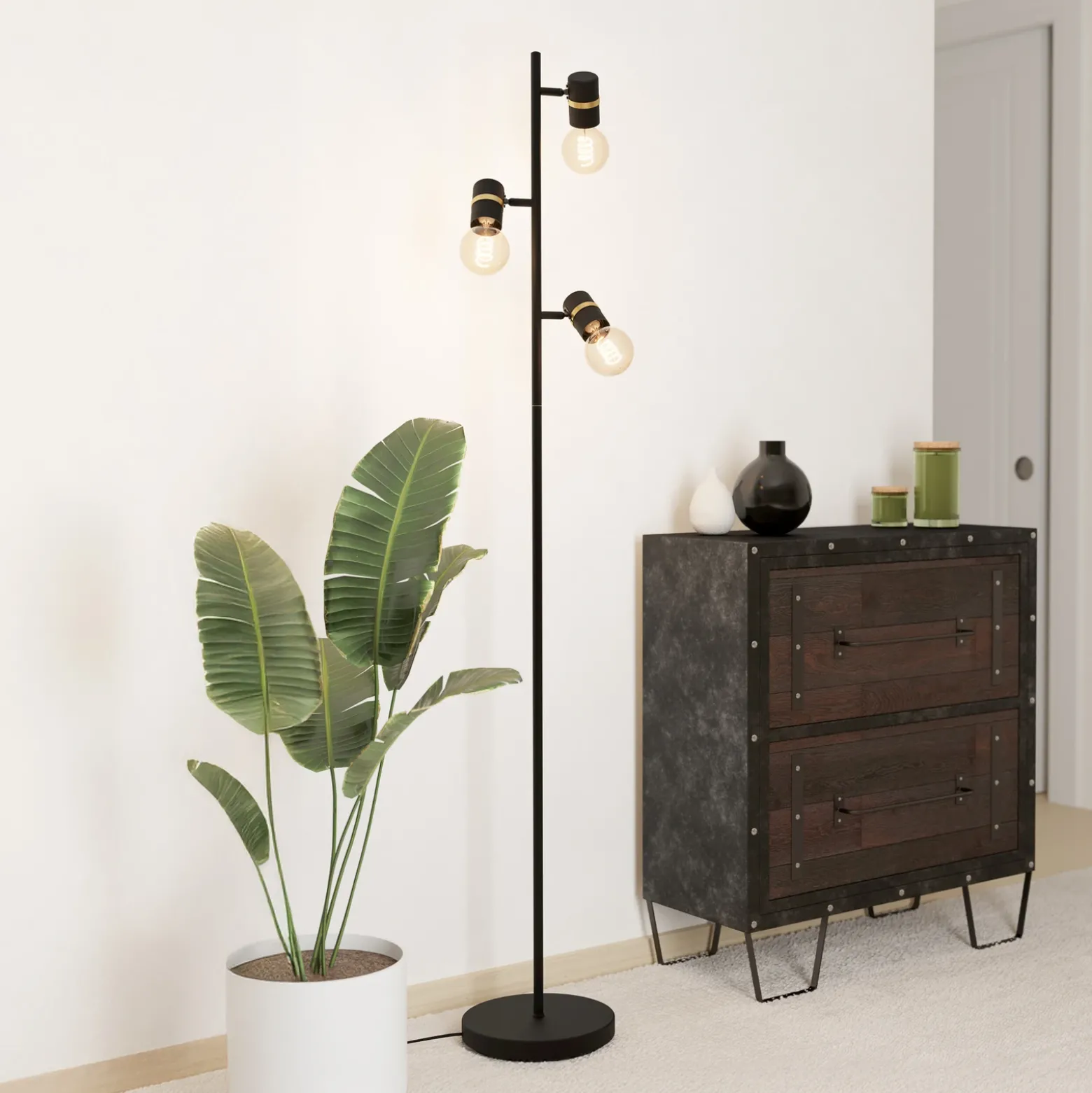 Lámpara de pie Lurone, negra, 3 luces