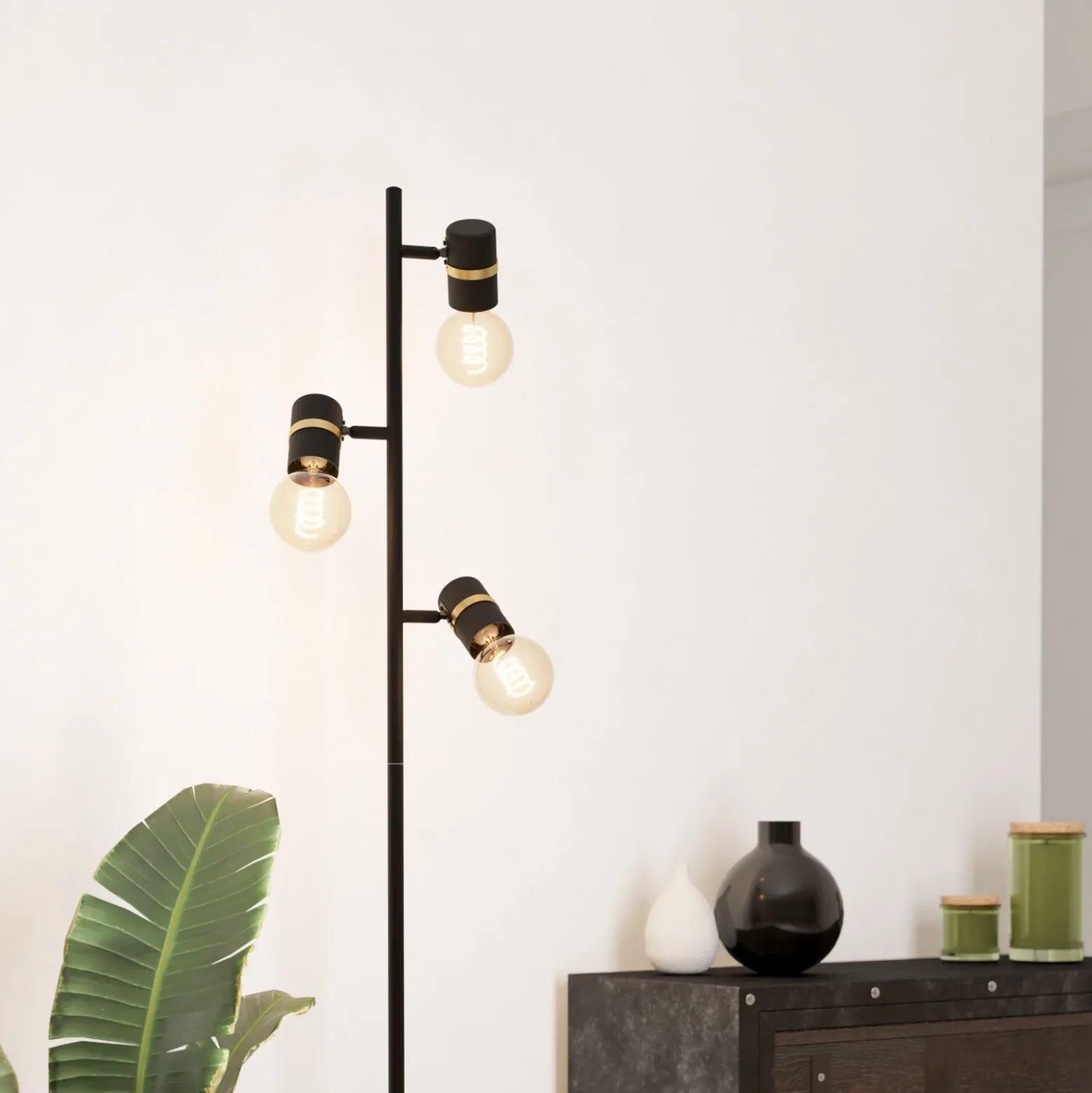 Lámpara de pie Lurone, negra, 3 luces