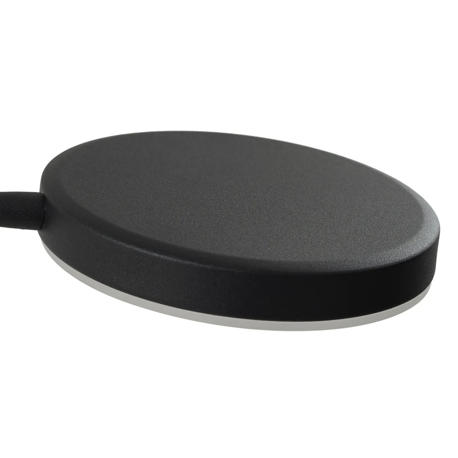 Lámpara de pie recargable LED Elvyn de Lindby, negra, ajustable