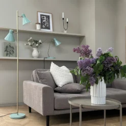 Lámpara de pie Sleep de Dyberg Larsen, verde menta, altura 165 cm, acero
