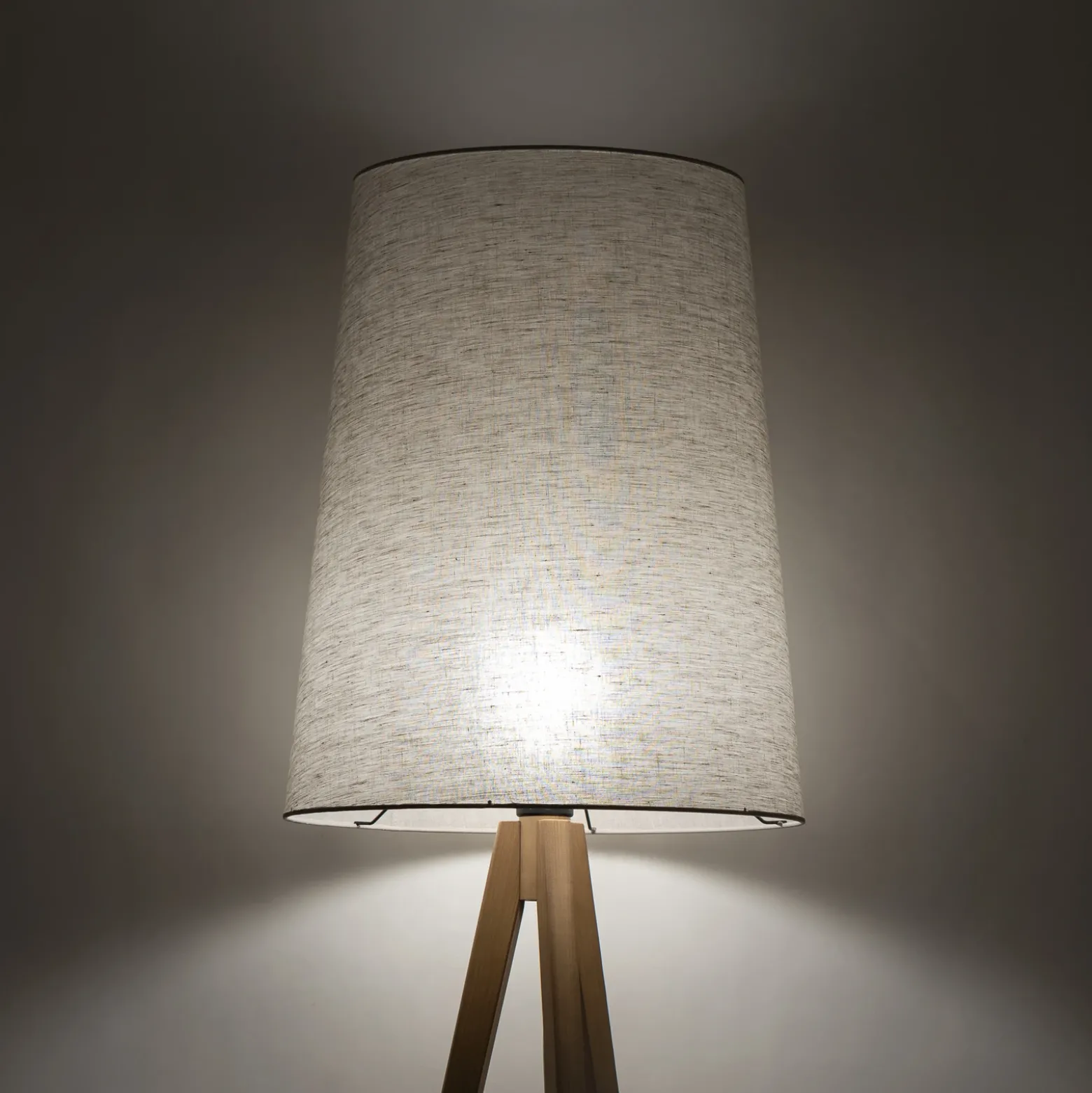 Lámpara de pie Walz, color crema, madera, altura 175 cm, E27