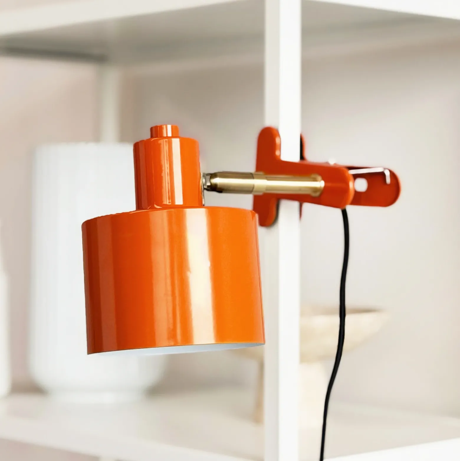 Lámpara de pinza Dyberg Larsen Ocean, naranja, E14, metal